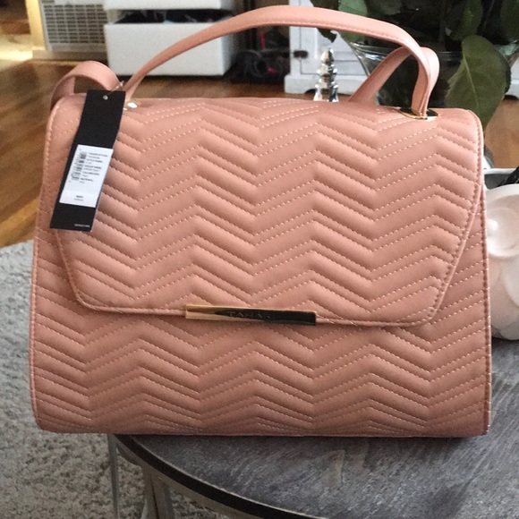 Tahari Handbags - 🆕 Tahari shoulder handbag